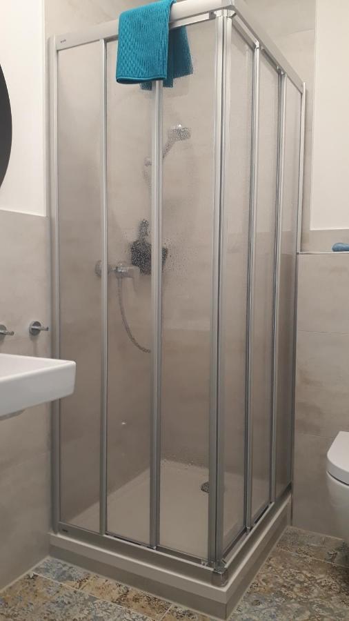 Gemuetliches Apartment Am Kurpark In บัดเอมส์ ภายนอก รูปภาพ